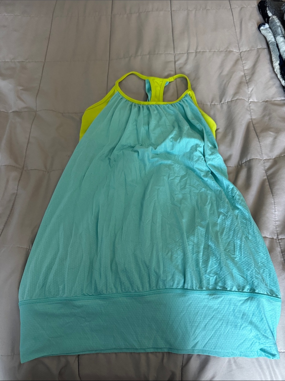 Great condition Lululemon tank top with built in bra!